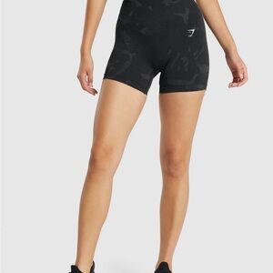 Adapt camo black shorts size XL, never worn.